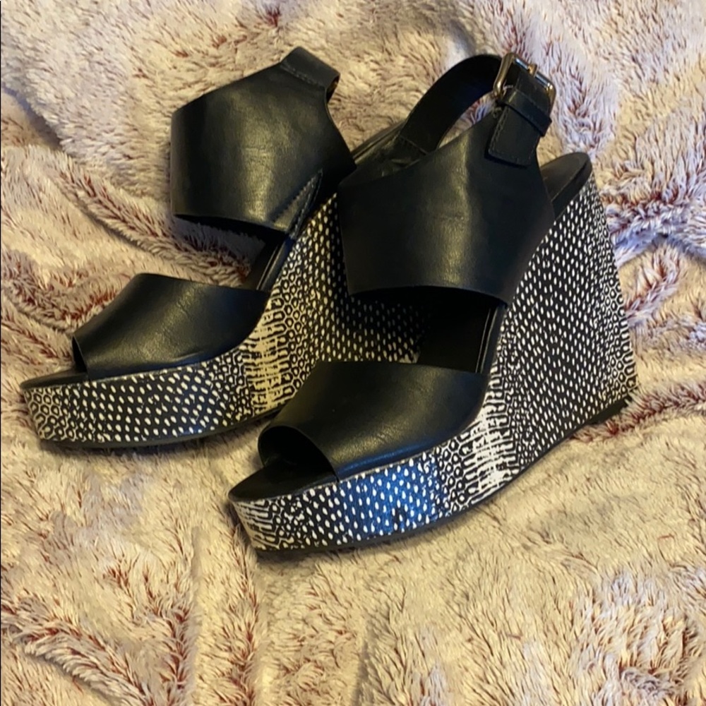 Black & White Snake Skin Pattern Platform Heels